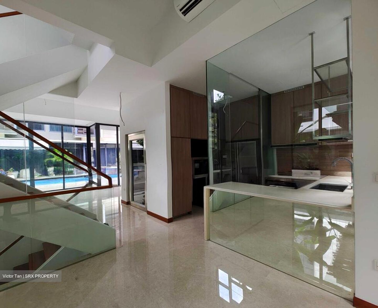 Sunrise Avenue (D28), Terrace #497194731